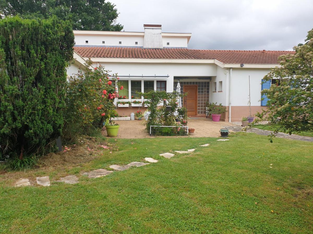 Hotel Aux Volets Bleu Villeneuve-sur-Lot Exterior foto